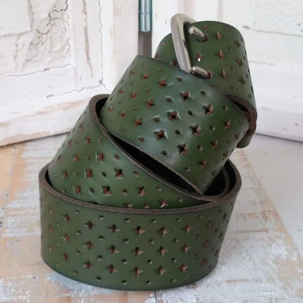 J. Jill Olive Green Leather Belt Small Star Cutout Boho Western Grunge Vintage